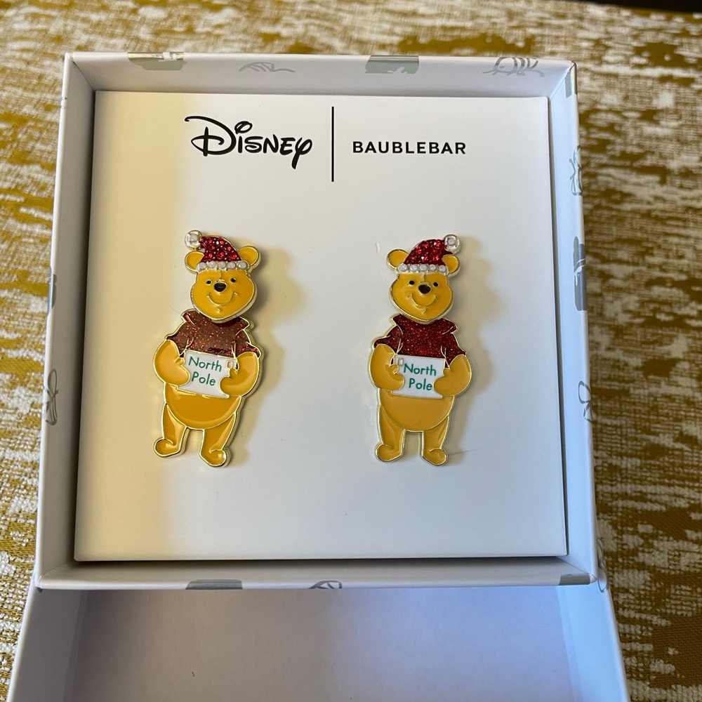 🎄Disney Baublebar Christmas Winnie The Pooh Dangle Earrings
